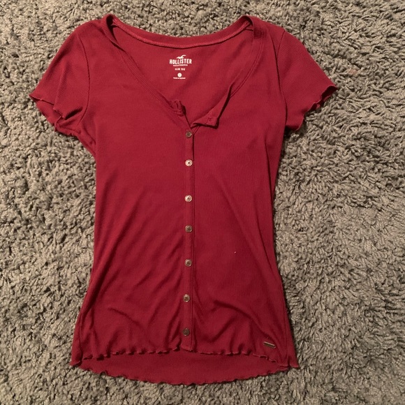 hollister burgundy t shirt, perfect for fall - Picture 1 of 1